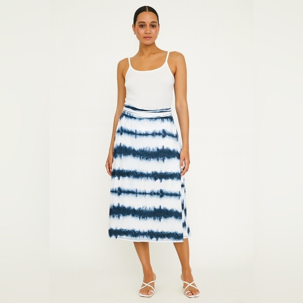 Lula Roe Blue and White Tie-Dye Skirt.   Size-3X